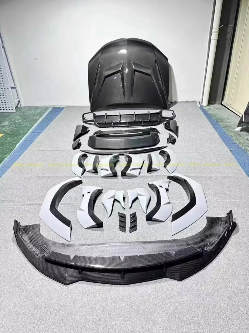 Dry Carbon Fiber URUS 1016 Kits for Excellent Quality Front Lip Wide Body Rear Diffuser Hood Wing 2023-2025